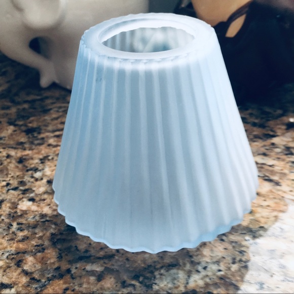 Vtg Yankee Candle tea light ribbed frosted blue glass shade - Picture 2 of 7